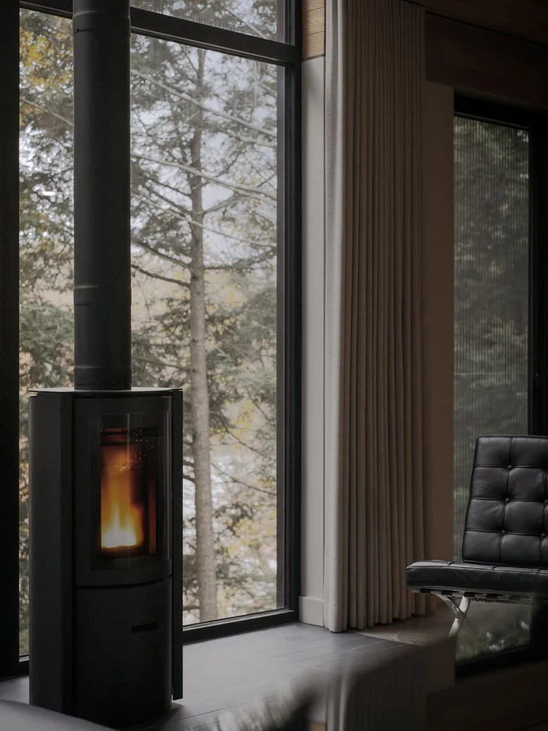 在树梢间谱建筑与自然的和谐乐章亲生物细节度假屋设计