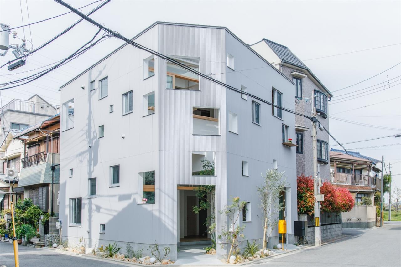 九宫格划分不规则五边形不同规格的开口日式住宅设计