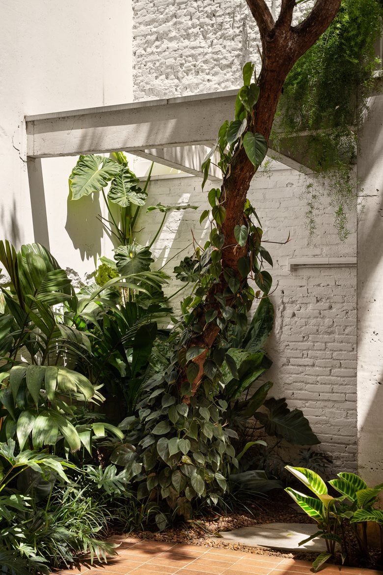 唤醒情感记忆重塑宁静生活简约质朴的别墅改造设计