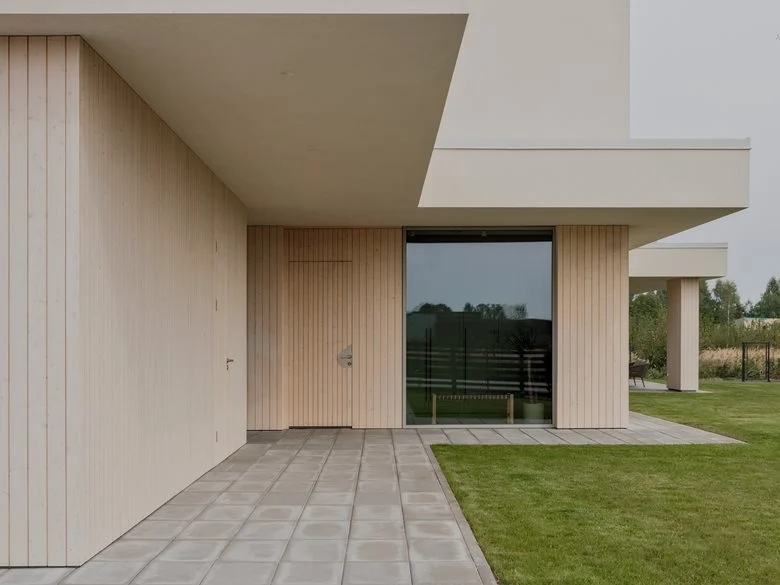 白桦林花园中的节能美学细节之处见匠心的度假屋设计