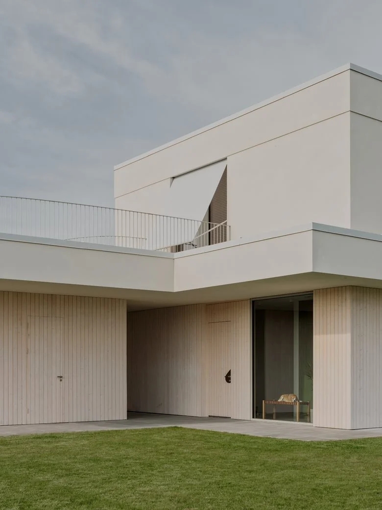 白桦林花园中的节能美学细节之处见匠心的度假屋设计