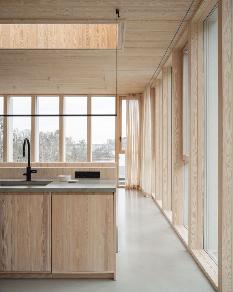 海峡边建筑奇迹挑战地形打造绝美视野的木质别墅设计