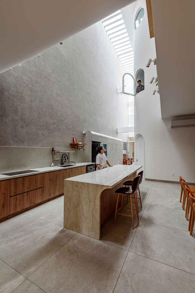 回归老街区的温暖森林露营灵感下的暮年居所别墅设计