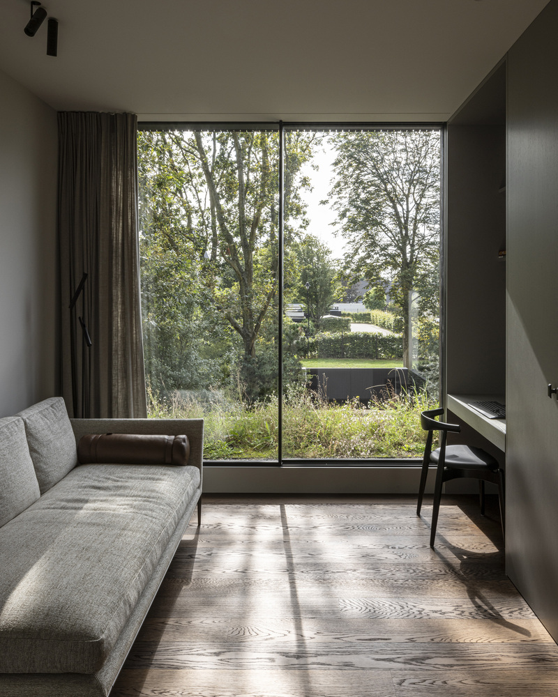 邂逅荷兰海岸隐匿别墅：一场自然、建筑与艺术的盛宴设计