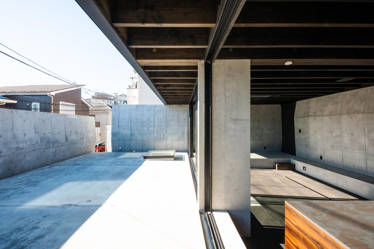 混凝土与木材交织的独特神秘体验静谧栖居的住宅设计