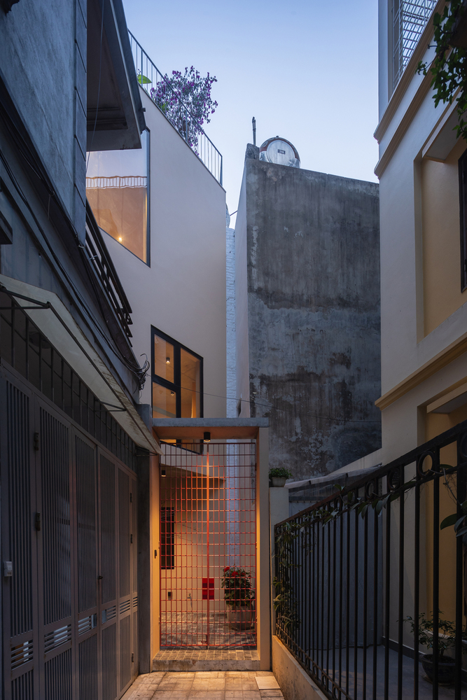 城市小巷夹缝中的山谷秘境承载亲情时光的别墅设计