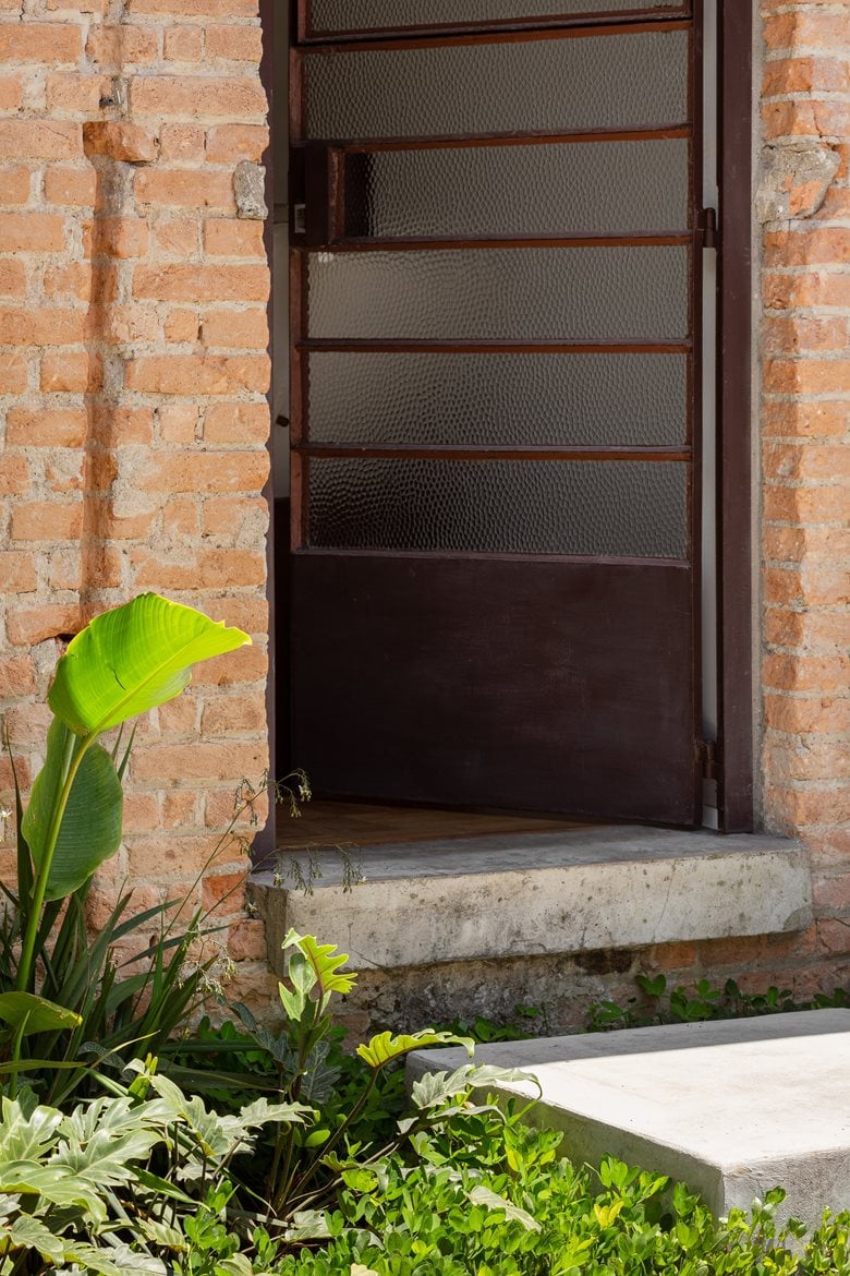 唤醒情感记忆重塑宁静生活简约质朴的别墅改造设计