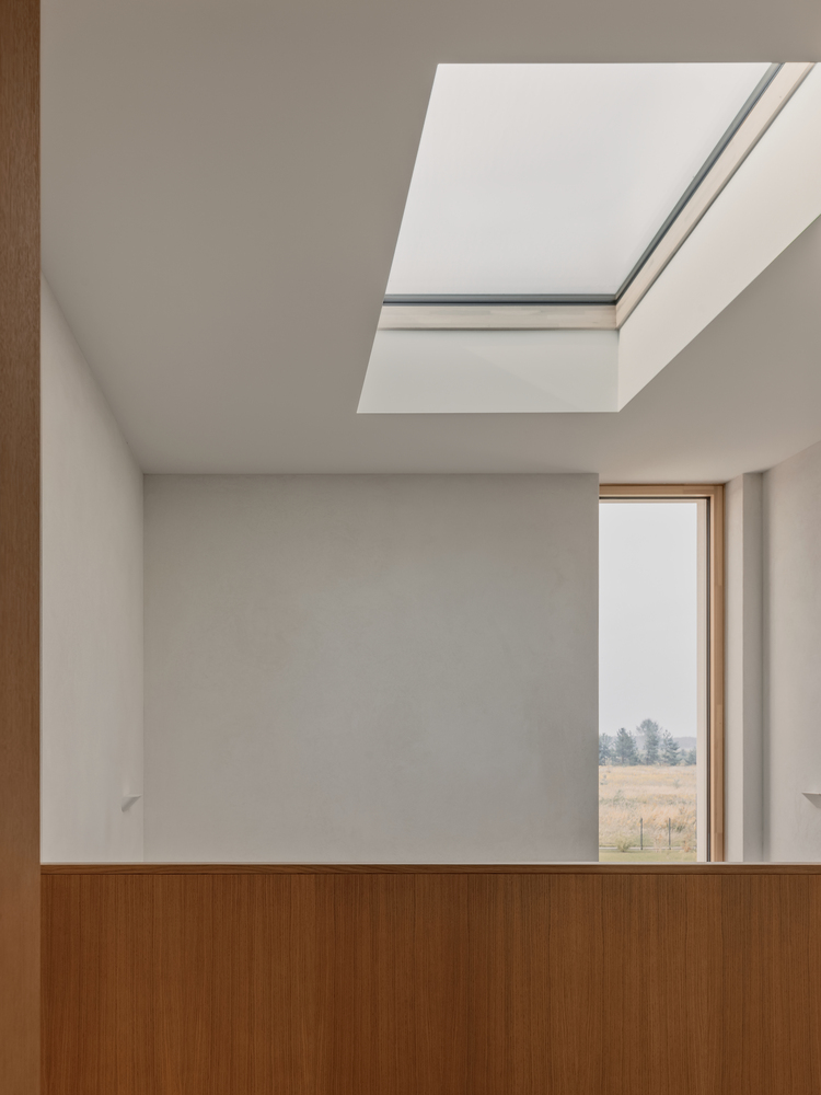 温暖自然流畅细节简洁线性对称韵律的极简别墅设计