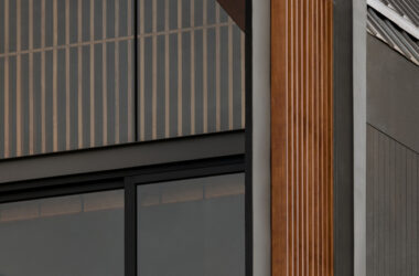 让身心在自然中得到滋养热带雨林的节能奢华侘寂别墅设计-BIM建筑网