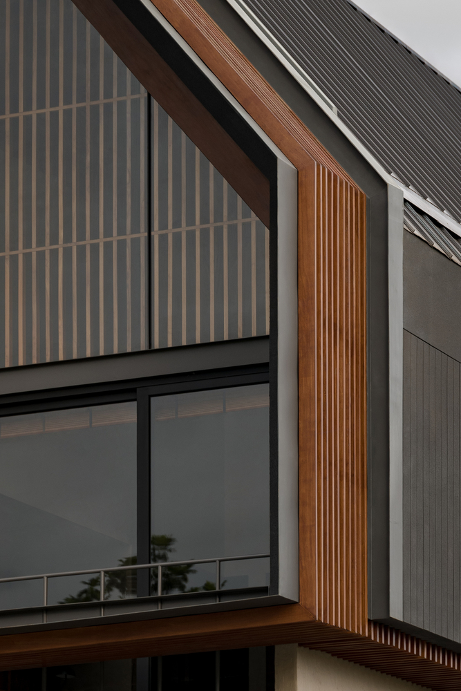 让身心在自然中得到滋养热带雨林的节能奢华侘寂别墅设计