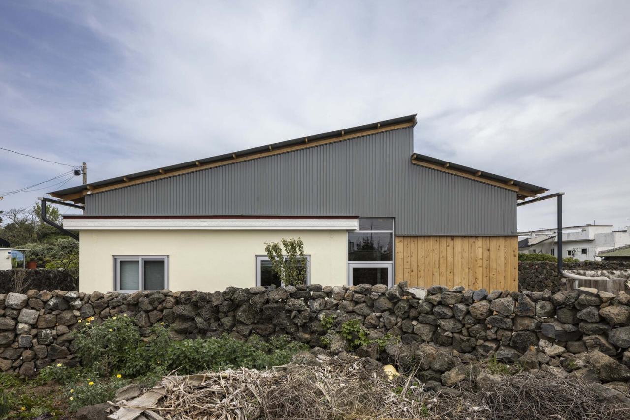 济州岛老房的新生新旧结构交织续写传统居住记忆的住宅设计