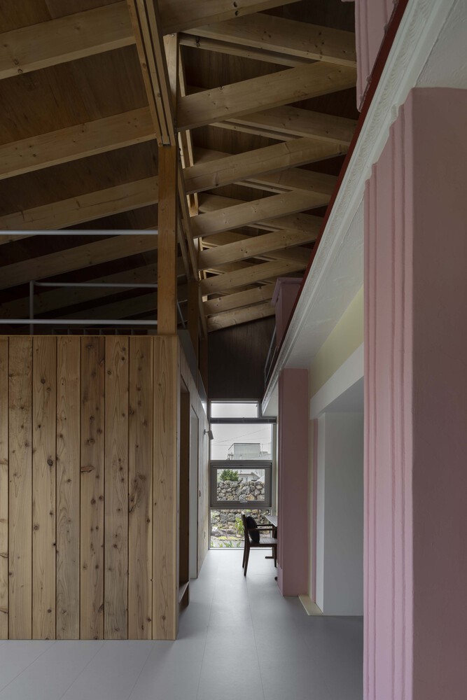 济州岛老房的新生新旧结构交织续写传统居住记忆的住宅设计