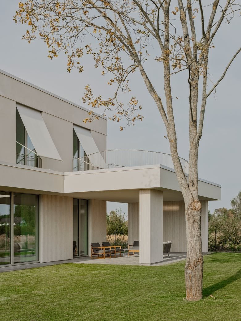 白桦林花园中的节能美学细节之处见匠心的度假屋设计