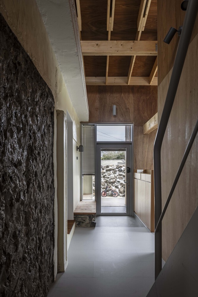 济州岛老房的新生新旧结构交织续写传统居住记忆的住宅设计