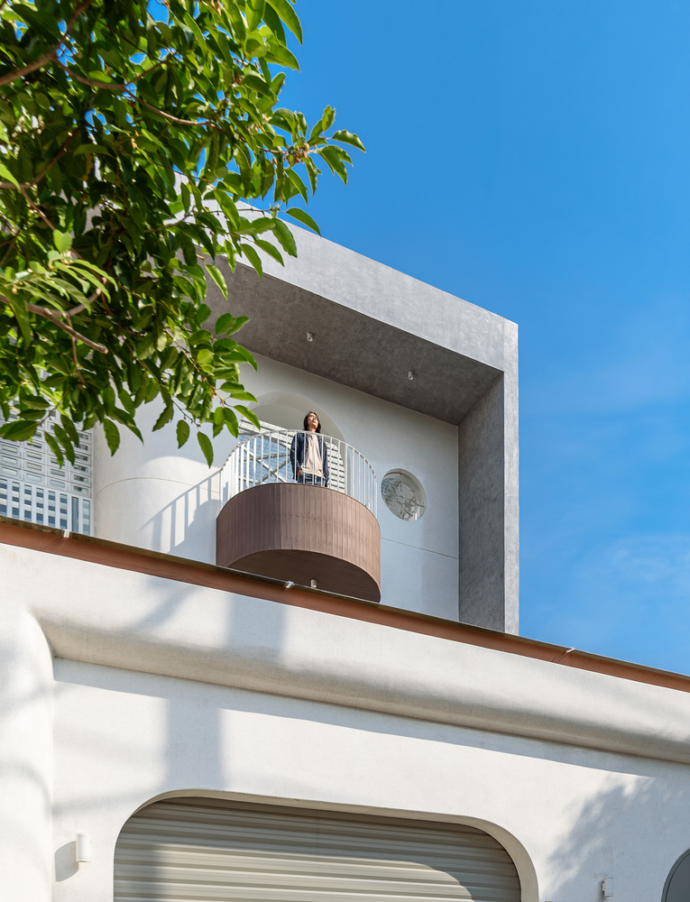 回归老街区的温暖森林露营灵感下的暮年居所别墅设计