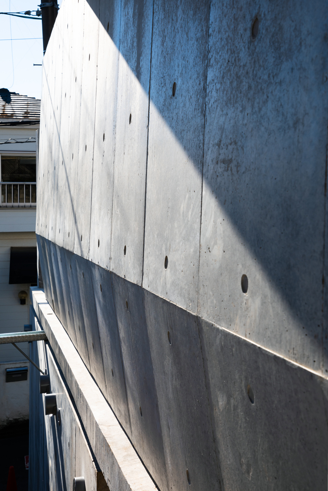 混凝土与木材交织的独特神秘体验静谧栖居的住宅设计