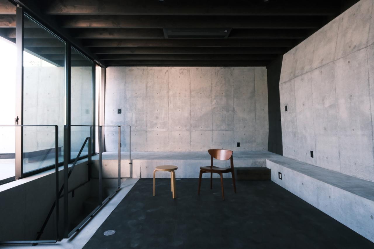 混凝土与木材交织的独特神秘体验静谧栖居的住宅设计