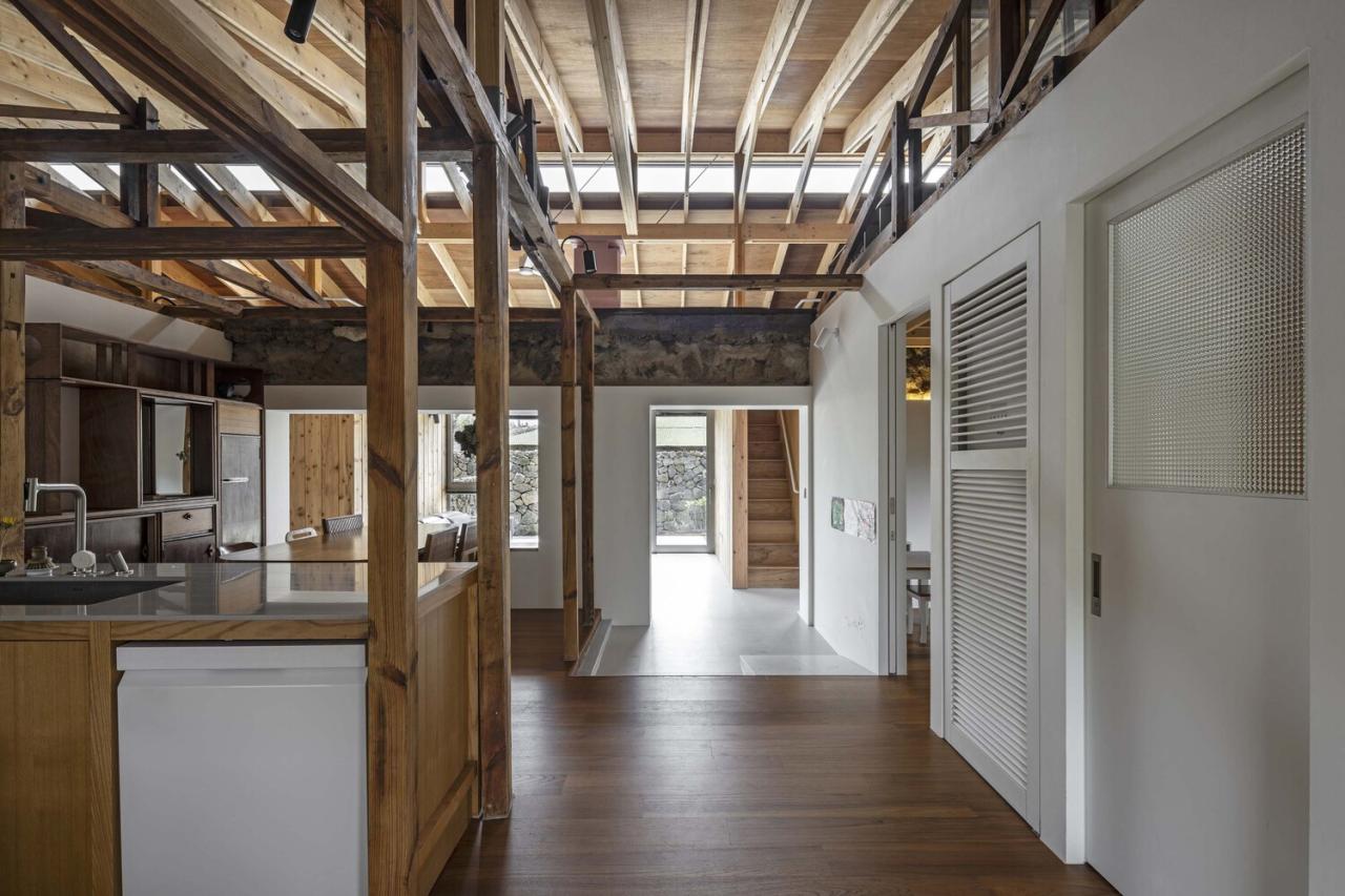 济州岛老房的新生新旧结构交织续写传统居住记忆的住宅设计